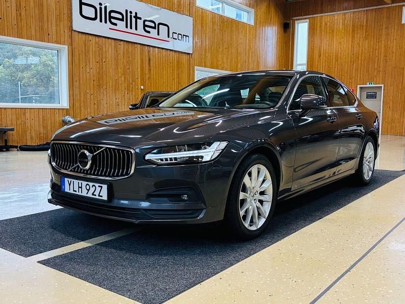 Grå Begagnad 2020 Volvo S90 Momentum Sedan | 319 900 kr (Dyr) - Bild 1/3