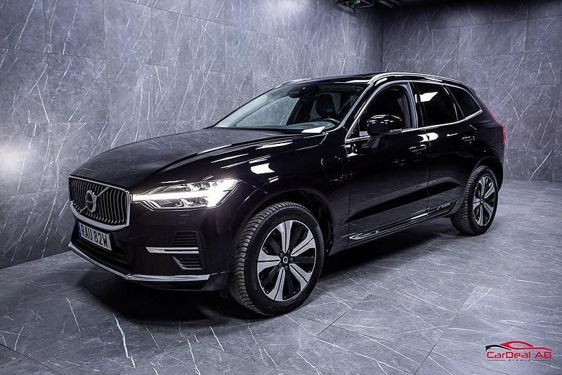 Begagnad Volvo XC60 Core 350 HK (257 kW) 2023 Svart SUV