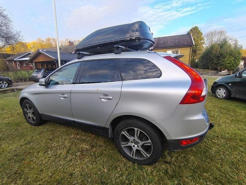 Grå Begagnad 2012 Volvo XC60 Summum SUV | 149 000 kr (Lite dyr) - Bild 1/2