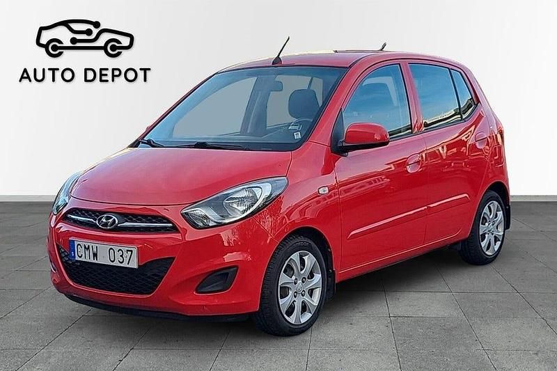 Röd Begagnad 2012 Hyundai i10 Premium Halvkombi | 45 900 kr (Marknadspris) - Bild 1/4