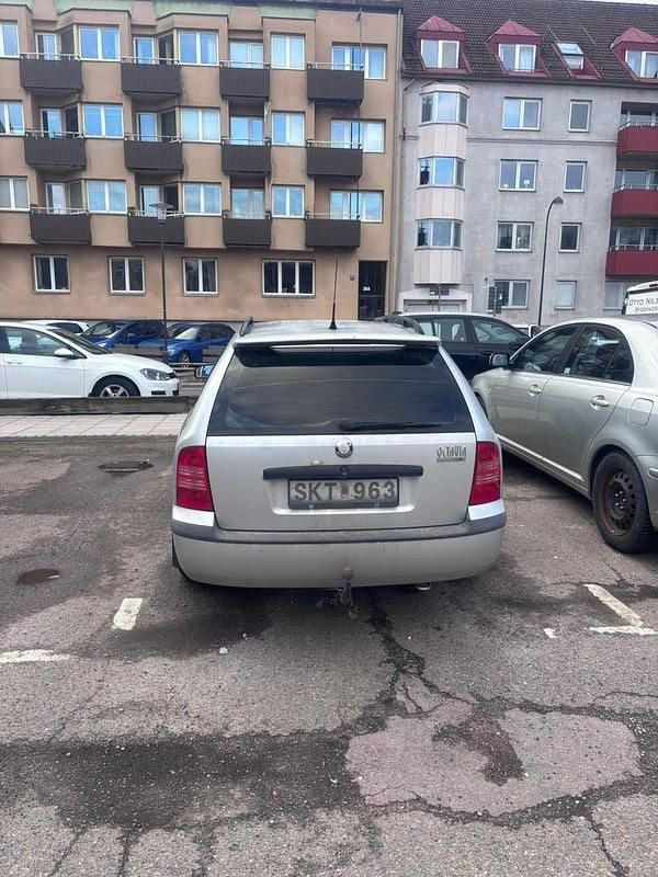 Begagnad Skoda Octavia Tour 102 HK (75 kW) 2001 Kombi