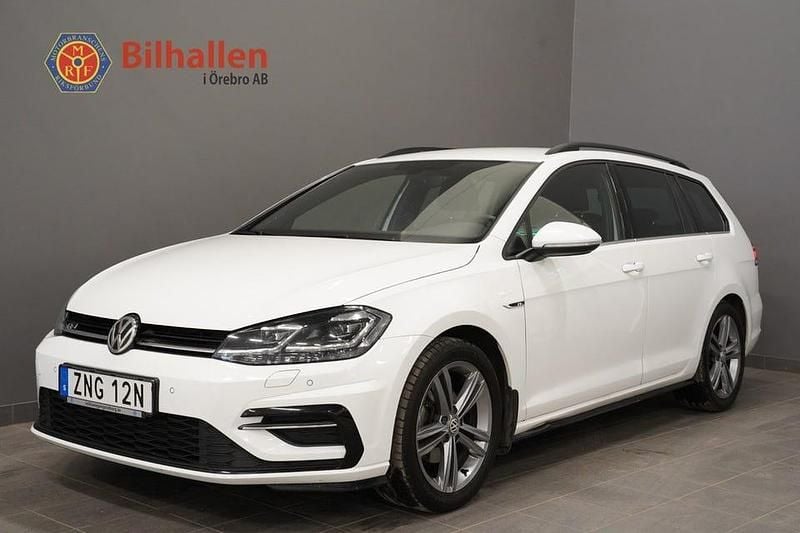 Vit Begagnad 2020 VW Golf VII R-line Kombi | 179 000 kr (Marknadspris) - Bild 1/4