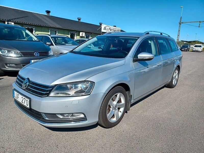 Silver Begagnad 2011 VW Passat Kombi | 59 900 kr (Marknadspris) - Bild 1/4