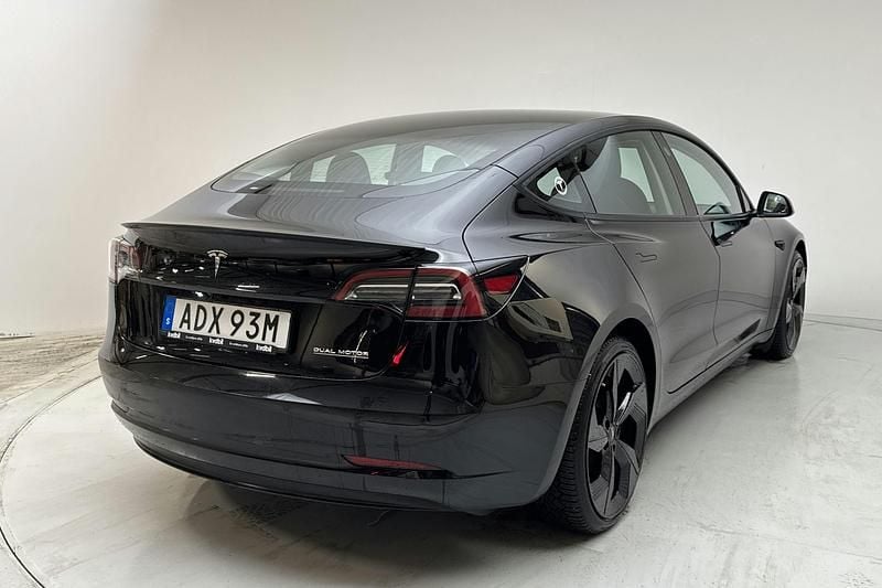 Begagnad Tesla Model 3 Performance 461 kW (627 HK) 2022 Svart Sedan