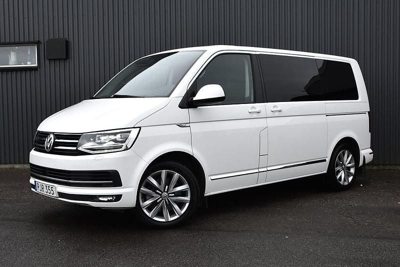 Vit Begagnad 2017 VW Multivan Highline Van | 359 900 kr (Bra pris) - Bild 1/4