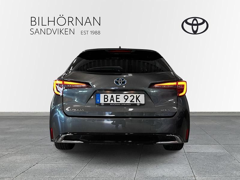Begagnad Toyota Corolla Style 141 HK (103 kW) 2024 Grå Kombi