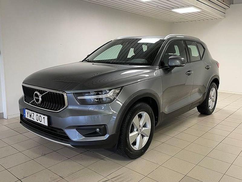 Grå Begagnad 2018 Volvo XC40 Momentum SUV | 259 000 kr (Bra pris) - Bild 1/4