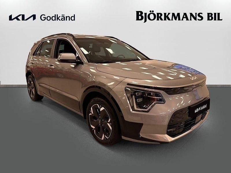 Begagnad Kia e-Niro 150 kW (204 HK) 2022 /klg/ steel grey SUV