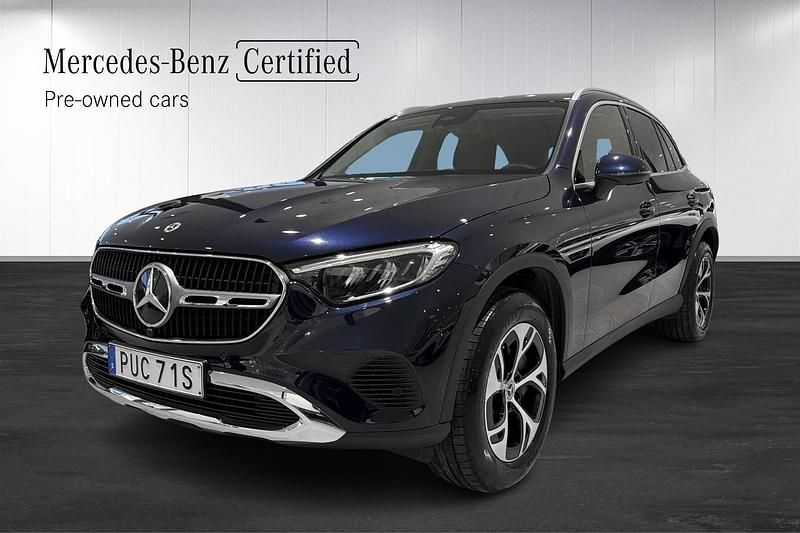 Blå Begagnad 2023 Mercedes GLC300e SUV | 619 000 kr (Bra pris) - Bild 1/4