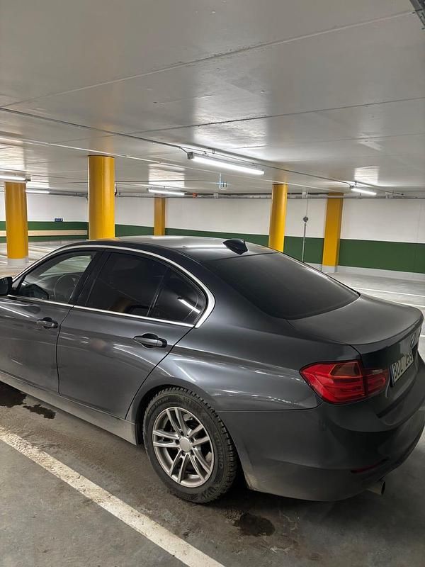 Begagnad BMW 320 Efficient Dynamics 163 HK (119 kW) 2012 Sedan