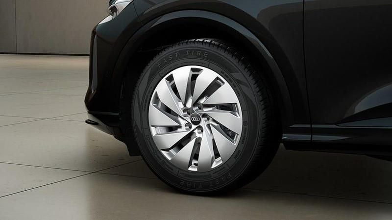 Ny Audi Q5 Proline 299 HK (219 kW) 2025 Mytsvart metallic SUV