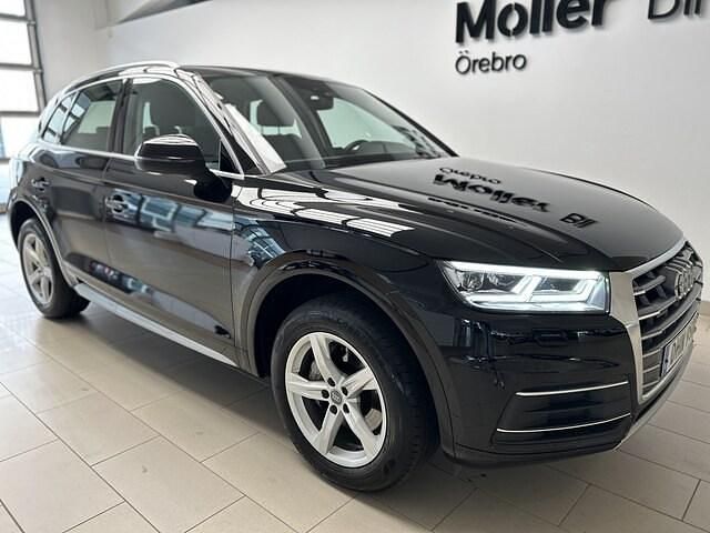 Brilliantsvart Begagnad 2019 Audi Q5 Sport SUV | 279 000 kr (Marknadspris) - Bild 1/4