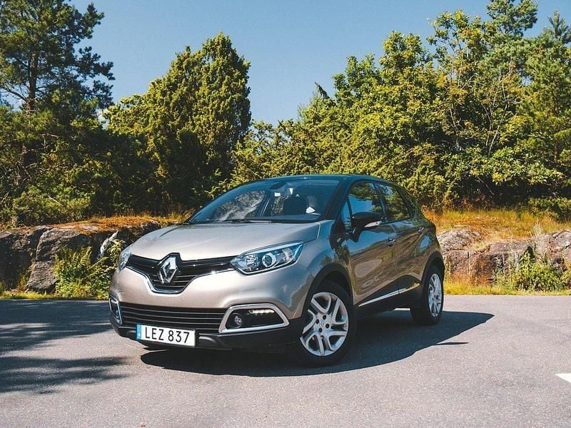 Flerfärgad Begagnad 2016 Renault Captur SUV | 94 900 kr (Marknadspris) - Bild 1/4