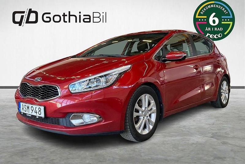 Röd Begagnad 2014 Kia Ceed Comfort Halvkombi | 84 900 kr (Marknadspris) - Bild 1/4