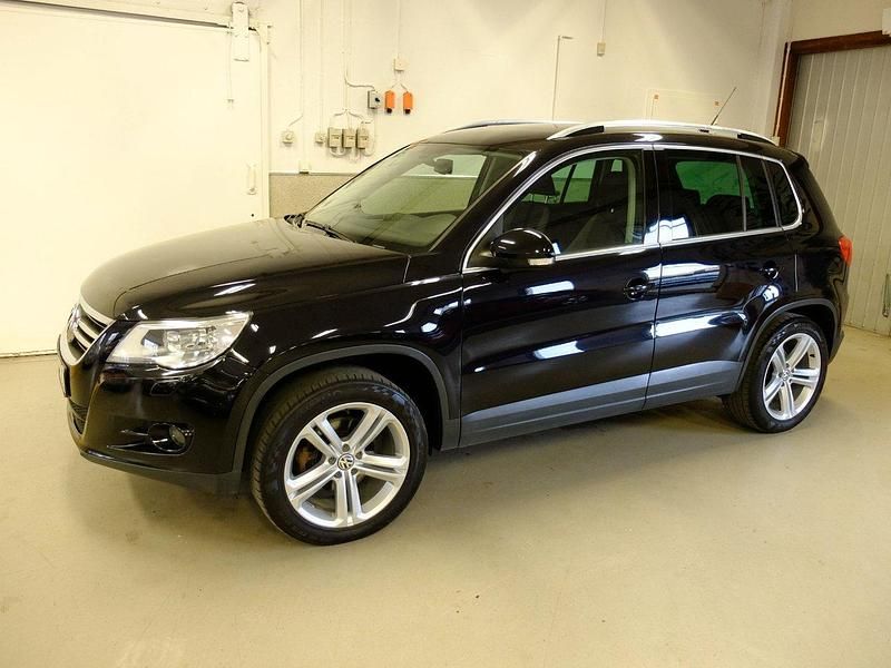 Svart Begagnad 2010 VW Tiguan SUV | 98 000 kr (Marknadspris) - Bild 1/4