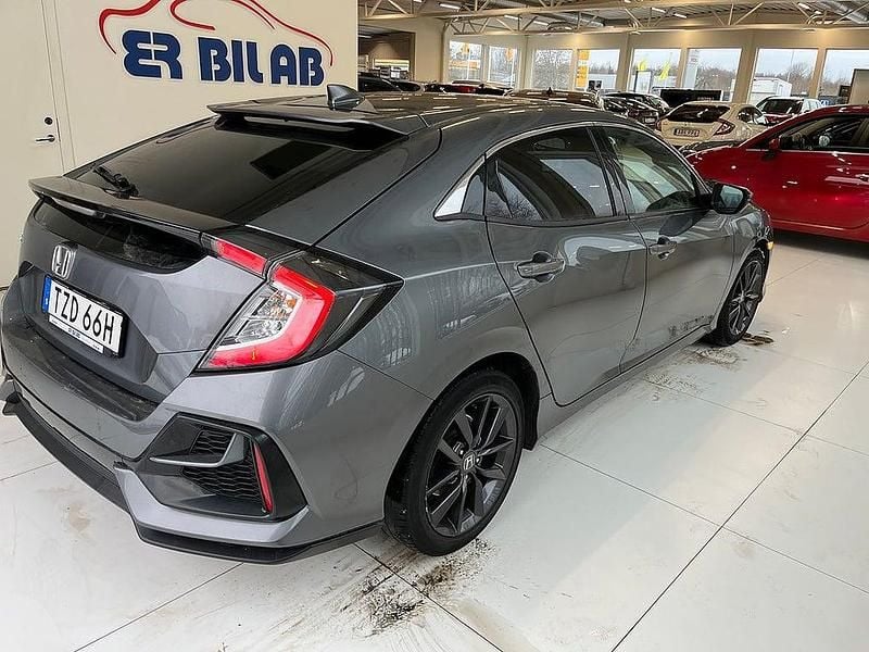 Begagnad Honda Civic 128 HK (94 kW) 2021 Grå Halvkombi