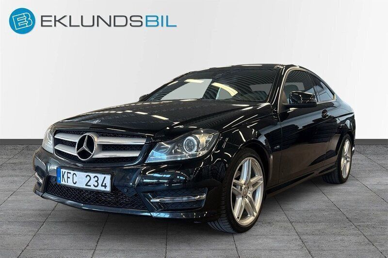 Svart Begagnad 2011 Mercedes C180 AMG Sportkupé | 119 900 kr (Marknadspris) - Bild 1/4