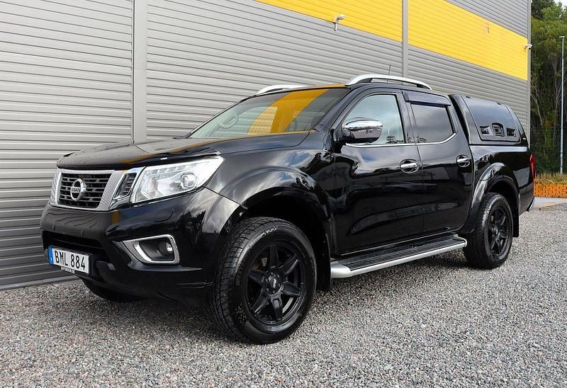 Svart Begagnad 2017 Nissan Navara Tekna Pickup | 239 900 kr - Bild 1/4