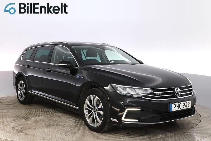 Svart Begagnad 2022 VW Passat GTE Kombi | 238 900 kr (Bra pris) - Bild 1/4