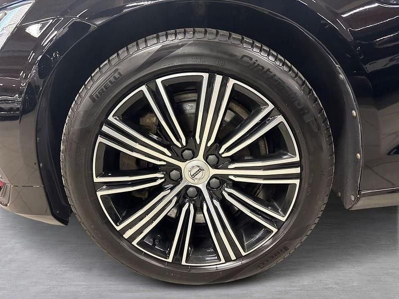 Begagnad Volvo V60 Inscription 344 HK (253 kW) 2022 Svart Kombi