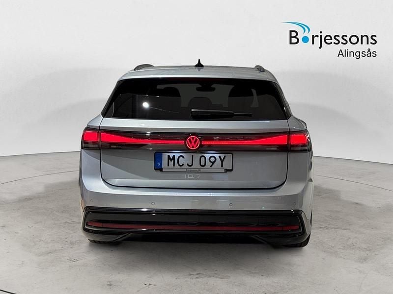 Begagnad VW ID.7 Pro 210 kW (286 HK) 2025 Silver Kombi