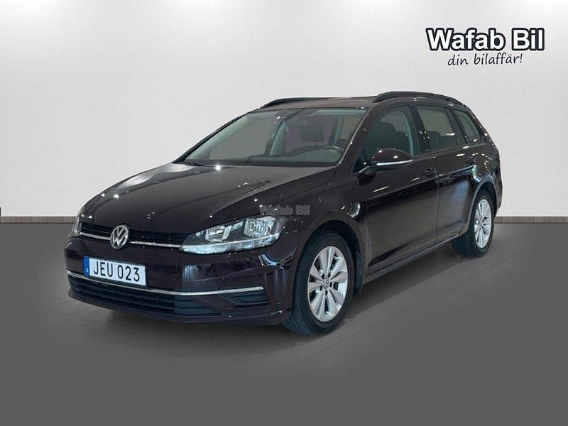 Svart Begagnad 2018 VW Golf VII Kombi | 179 900 kr (Marknadspris) - Bild 1/4