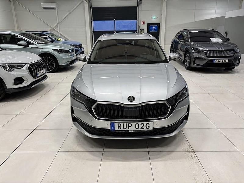 Ny Skoda Octavia Selection 116 HK (85 kW) 2025 Silver Kombi