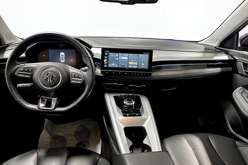 Begagnad MG MG5 EV Luxury 132 kW (180 HK) 2022 Svart Kombi