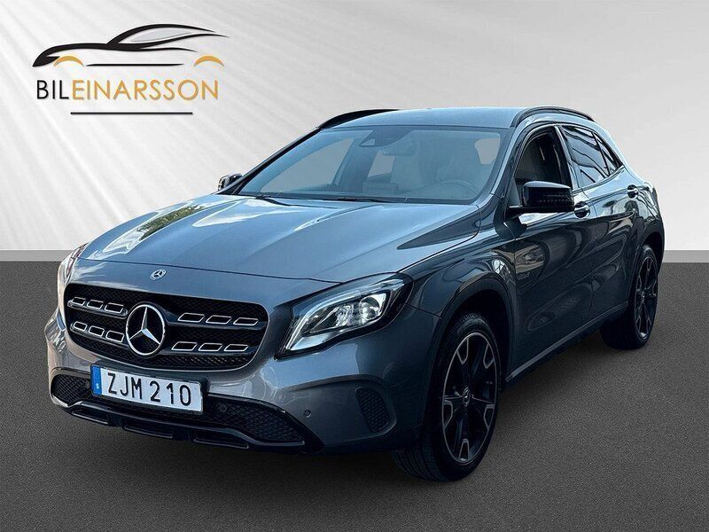 Mörkgrå (grå) Begagnad 2018 Mercedes GLA220 SUV | 274 900 kr (Dyr) - Bild 1/4