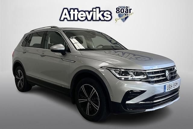 Silver Begagnad 2023 VW Tiguan Elegance SUV | 419 000 kr (Marknadspris) - Bild 1/4
