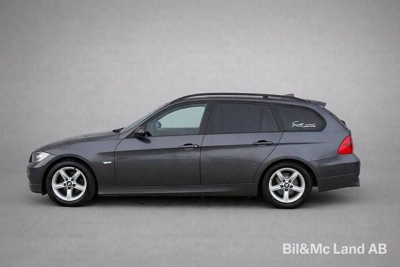 Begagnad BMW 320 163 HK (119 kW) 2007 Grå Kombi