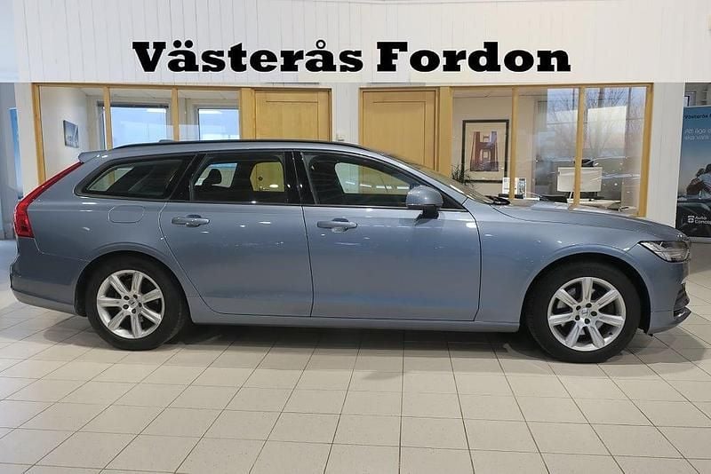 Ljusblå (blå) Begagnad 2017 Volvo V90 Kinetic Kombi | 219 900 kr (Marknadspris) - Bild 1/4