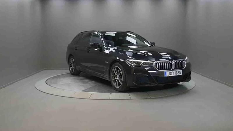 Svart Begagnad 2022 BMW 530e Kombi | 329 000 kr - Bild 1/1