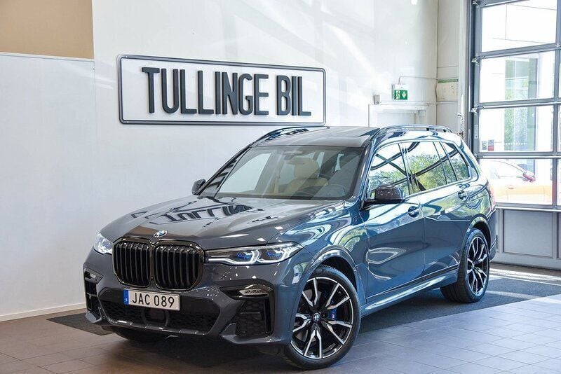 Grå Begagnad 2020 BMW X7 M Sport SUV | 739 900 kr - Bild 1/4