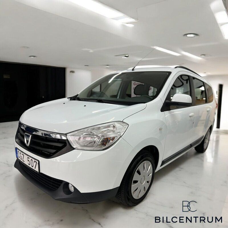 Vit Begagnad 2013 Dacia Lodgy Minibuss | 49 900 kr (Marknadspris) - Bild 1/4
