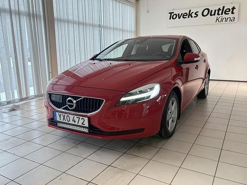 Begagnad Volvo V40 Kinetic 121 HK (88 kW) 2018 Röd