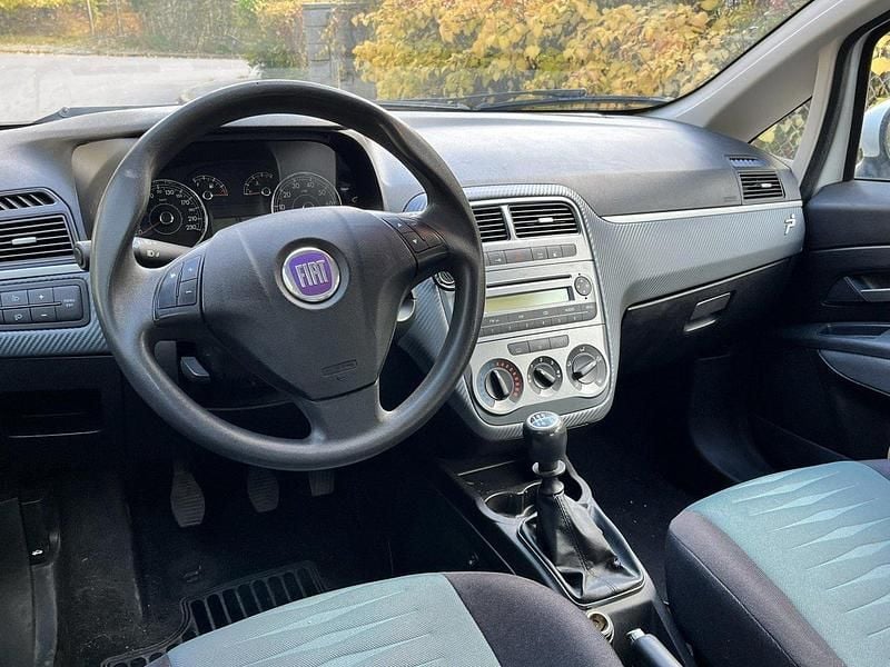 Vit Begagnad 2009 Fiat Grande Punto Dynamic Halvkombi | 26 000 kr - Bild 1/4