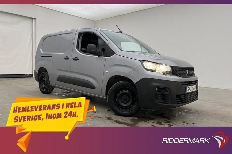 Grå Begagnad 2019 Peugeot Partner Minibuss | 155 800 kr (Marknadspris) - Bild 1/3