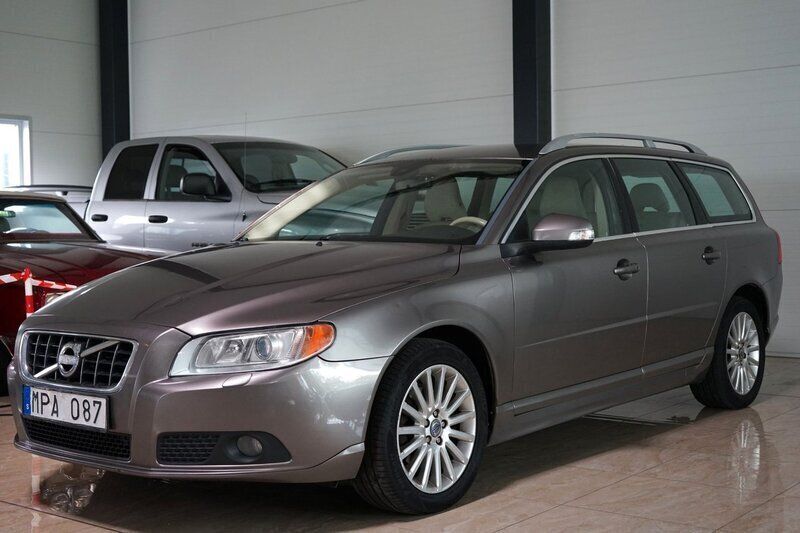 Grå Begagnad 2009 Volvo V70 Summum Kombi | 54 500 kr (Marknadspris) - Bild 1/4