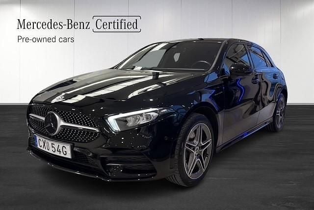 Svart Begagnad 2022 Mercedes A250 Halvkombi | 299 000 kr (Bra pris) - Bild 1/4