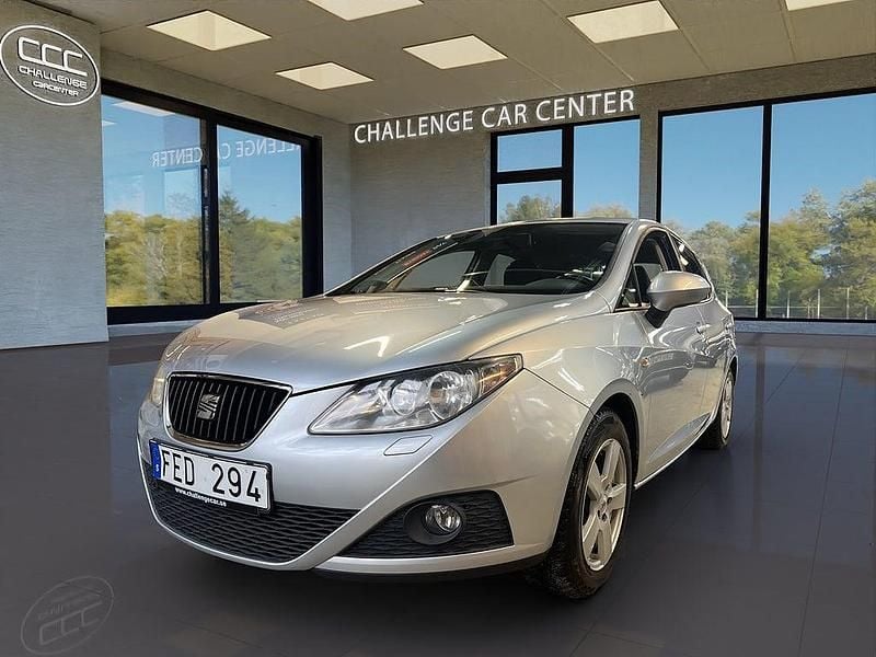 Silver Begagnad 2010 Seat Ibiza Style Halvkombi | 54 900 kr (Marknadspris) - Bild 1/4