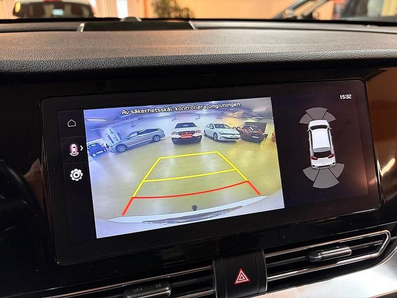 Begagnad Kia Niro Advance 141 HK (103 kW) 2020 Vit SUV