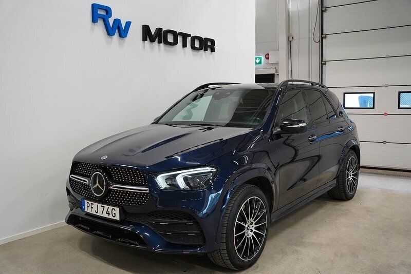 Mörkblå Begagnad 2022 Mercedes GLE350e AMG SUV | 628 900 kr (Bra pris) - Bild 1/4