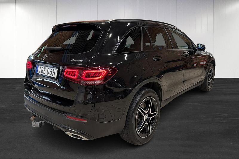 Begagnad Mercedes GLC300e AMG 306 HK (225 kW) 2022 Svart SUV