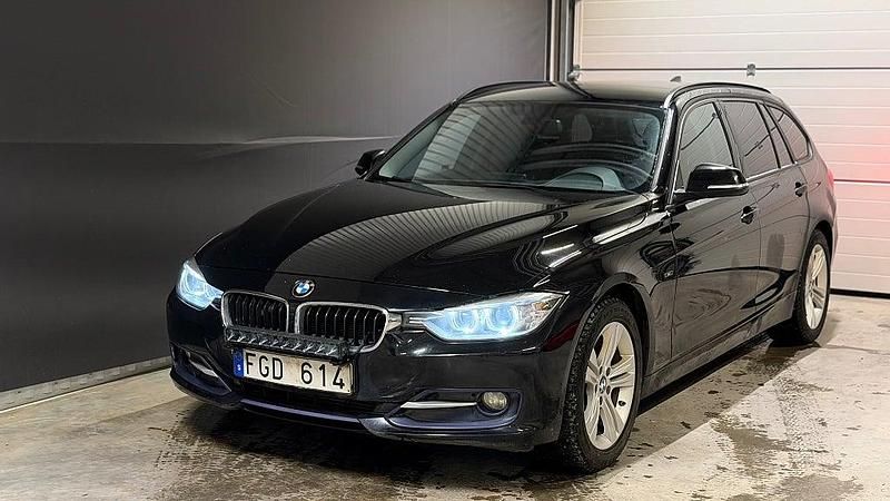 Begagnad BMW 320 Sport Line 184 HK (135 kW) 2013 Svart Kombi