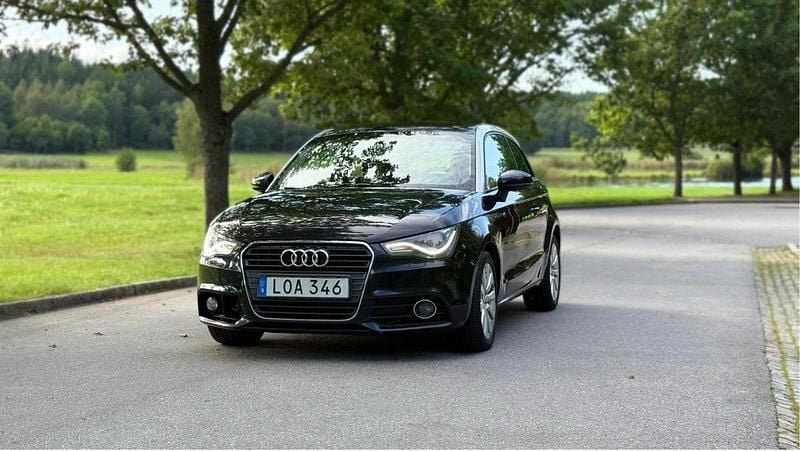 Svart Begagnad 2011 Audi A1 Halvkombi | 70 000 kr (Superpris) - Bild 1/4
