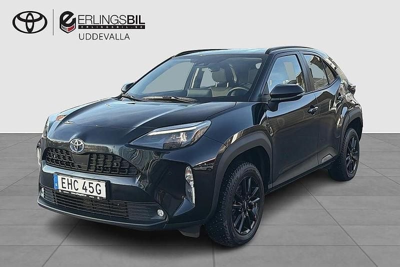 Svart Begagnad 2022 Toyota Yaris Cross Active SUV | 249 900 kr (Marknadspris) - Bild 1/3