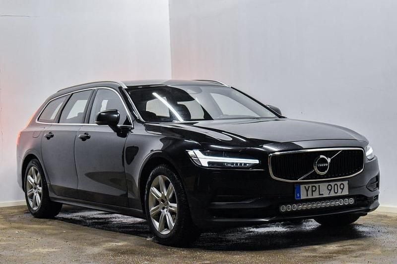 Svart Begagnad 2018 Volvo V90 Momentum Kombi | 158 900 kr (Marknadspris) - Bild 1/4