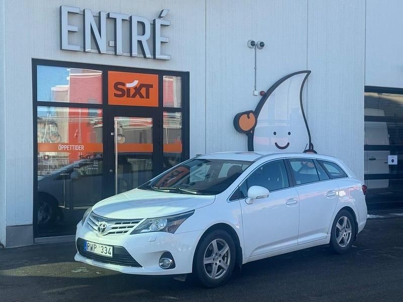 Begagnad Toyota Avensis Business Edition 147 HK (108 kW) 2013 Vit Kombi