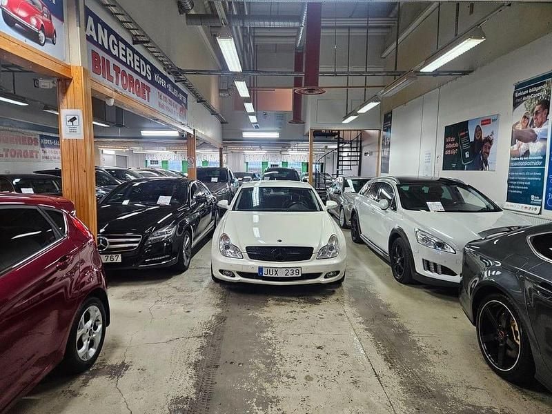 Begagnad Mercedes CLS350 292 HK (214 kW) 2007 Vit Sportkupé